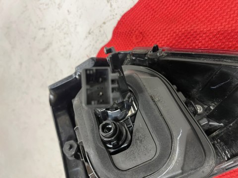 VW GOLF VII 5G0 LAMPA LEWA TYŁ TYLNA W BŁOTNIK 5G0945095N ORG FV WYS 24H VW GOLF VII 5G0 LAMPA LEWA TYŁ TYLNA W BŁOTNIK 5G0945095N ORG FV WYS 24H