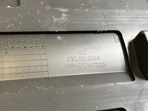 VW T-ROC CABRIO 2GC LISTWA BŁOTNIKA LEWY TYŁ 2GC854949A ORG FV 24H VW T-ROC CABRIO 2GC LISTWA BŁOTNIKA LEWY TYŁ 2GC854949A ORG FV 24H