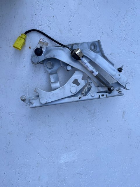 AUDI Q5 II 80A ZAWIAS MASKA PRAWY PIROTECHNICZNY 80A823302B ORG FV WYS 24H AUDI Q5 II 80A ZAWIAS MASKA PRAWY PIROTECHNICZNY 80A823302B ORG FV WYS 24H