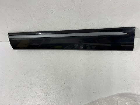 AUDI Q8 4M8 LISTWA DRZWI PRAWA PRZÓD 4M8853960D AUDI Q8 4M8 LISTWA DRZWI PRAWA PRZÓD 4M8853960D