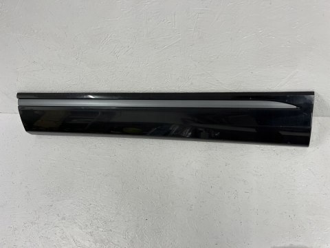 AUDI Q8 4M8 LISTWA DRZWI PRAWA PRZÓD 4M8853960D AUDI Q8 4M8 LISTWA DRZWI PRAWA PRZÓD 4M8853960D