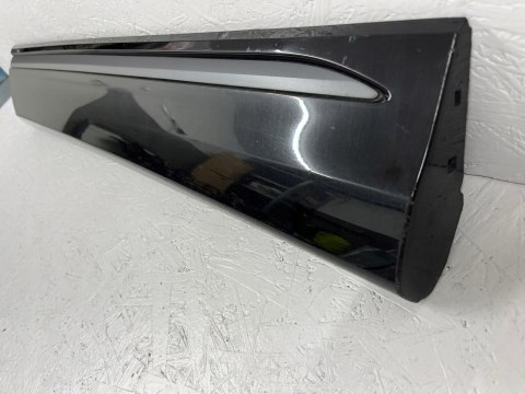 AUDI Q8 4M8 LISTWA DRZWI PRAWA PRZÓD 4M8853960D AUDI Q8 4M8 LISTWA DRZWI PRAWA PRZÓD 4M8853960D