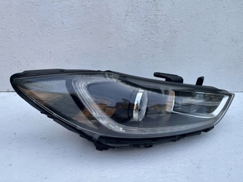 HYUNDAI ELANTRA 92102-F2 REFLEKTOR PRAWY ORG FV WYS 24H HYUNDAI ELANTRA 92102-F2 REFLEKTOR PRAWY ORG FV WYS 24H
