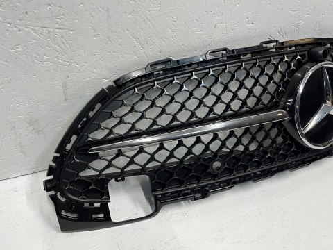 MERCEDES C KLASA W206 AMG ATRAPA GRILL A2068882100 ORG MERCEDES C KLASA W206 AMG ATRAPA GRILL A2068882100 ORG