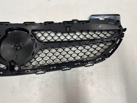 MERCEDES C KLASA W206 AMG ATRAPA GRILL A2068882100 ORG MERCEDES C KLASA W206 AMG ATRAPA GRILL A2068882100 ORG