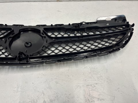 MERCEDES C KLASA W206 AMG ATRAPA GRILL A2068882100 ORG MERCEDES C KLASA W206 AMG ATRAPA GRILL A2068882100 ORG