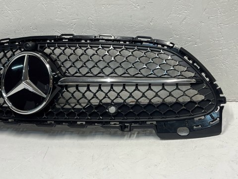 MERCEDES C KLASA W206 AMG ATRAPA GRILL A2068882100 ORG MERCEDES C KLASA W206 AMG ATRAPA GRILL A2068882100 ORG