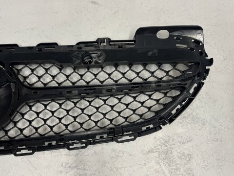 MERCEDES C KLASA W206 AMG ATRAPA GRILL A2068882100 ORG MERCEDES C KLASA W206 AMG ATRAPA GRILL A2068882100 ORG