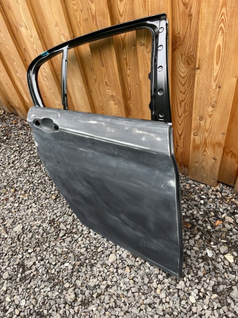 BMW F20 7284516 ORYGINALNE DRZWI NOWE PRAWE TYŁ BMW F20 7284516 ORYGINALNE DRZWI NOWE PRAWE TYŁ