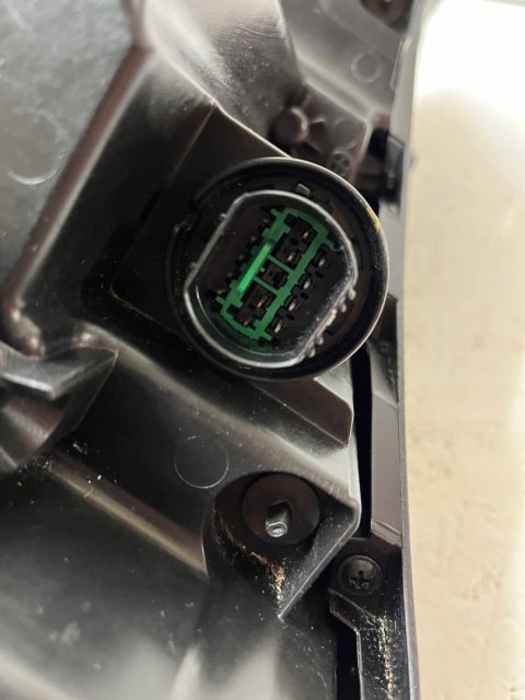 HYUNDAI TUCSON III LIFT 2018 2019 REFLEKTOR PRAWY 92102-D7700 FV WYS 24H HYUNDAI TUCSON III LIFT 2018 2019 REFLEKTOR PRAWY 92102-D7700 FV WYS 24H