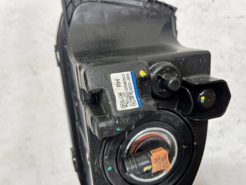 HALOGEN PRAWY HYUNDAI KONA I 2017- 92202-J9000 PRZÓD ORG WYS 24H FV HALOGEN PRAWY HYUNDAI KONA I 2017- 92202-J9000 PRZÓD ORG WYS 24H FV