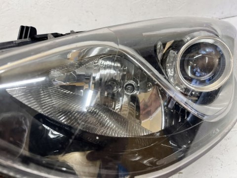 HYUNDAI I30 12-17 13 PIN 92101-A6060 REFLEKTOR Z DOSWIETLENIEM ORG WYS FV HYUNDAI I30 12-17 13 PIN 92101-A6060 REFLEKTOR Z DOSWIETLENIEM ORG WYS FV