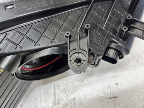 HYUNDAI I30 12-17 13 PIN 92101-A6060 REFLEKTOR Z DOSWIETLENIEM ORG WYS FV HYUNDAI I30 12-17 13 PIN 92101-A6060 REFLEKTOR Z DOSWIETLENIEM ORG WYS FV