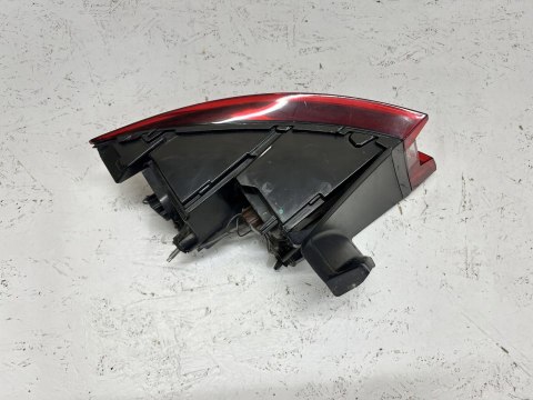 RENAULT MEGANE IV HB LAMPA PRAWY TYŁ TYLNA 265509578R ORG WYS 24H FV RENAULT MEGANE IV HB LAMPA PRAWY TYŁ TYLNA 265509578R ORG WYS 24H FV