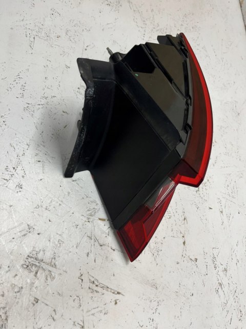 RENAULT MEGANE IV HB LAMPA PRAWY TYŁ TYLNA 265509578R ORG WYS 24H FV RENAULT MEGANE IV HB LAMPA PRAWY TYŁ TYLNA 265509578R ORG WYS 24H FV