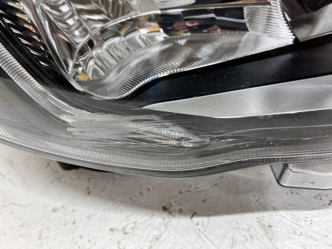 FORD FOCUS MK4 ZWYKŁY REFLEKTOR PRAWY MX7B-13E014-CD ORG FV WYS 24H FORD FOCUS MK4 ZWYKŁY REFLEKTOR PRAWY MX7B-13E014-CD ORG FV WYS 24H