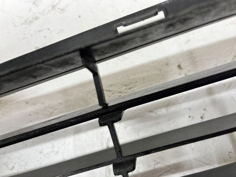 Kratka Zderzaka Przód OPEL VIVARO B TRAFIC 3 III 93868858 ORG WYS 24H FV Kratka Zderzaka Przód OPEL VIVARO B TRAFIC 3 III 93868858 ORG WYS 24H FV