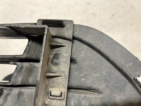 Kratka Zderzaka Przód OPEL VIVARO B TRAFIC 3 III 93868858 ORG WYS 24H FV Kratka Zderzaka Przód OPEL VIVARO B TRAFIC 3 III 93868858 ORG WYS 24H FV