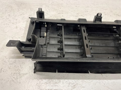 ZALUZJA ROLETA KIEROWNICA POWIETRZA JAGUAR F-PACE VELAR M8A2-8475-A ORG FV ZALUZJA ROLETA KIEROWNICA POWIETRZA JAGUAR F-PACE VELAR M8A2-8475-A ORG FV
