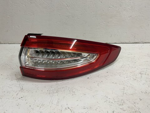 FORD MONDEO MK5 SEDAN LIFT LAMPA PRAWY TYŁ 18- DS73-13404-DK ORG FV WYS 24H FORD MONDEO MK5 SEDAN LIFT LAMPA PRAWY TYŁ 18- DS73-13404-DK ORG FV WYS 24H