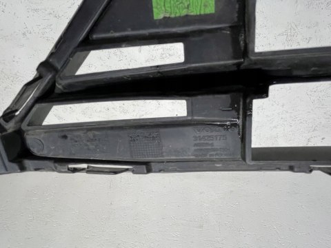 VOLVO XC60 II KRATKA ŚRODKOWA ZDERZAKA PRZÓD 31425175 ORG FV WYS 24H VOLVO XC60 II KRATKA ŚRODKOWA ZDERZAKA PRZÓD 31425175 ORG FV WYS 24H