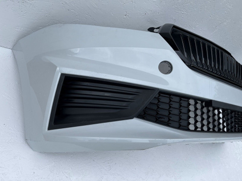 Skoda Fabia IV 4 6VA ab Bj.2019 - stoßstange vorne Original mf1 6VA807221 Skoda Fabia IV 4 6VA ab Bj.2019 - stoßstange vorne Original mf1 6VA807221