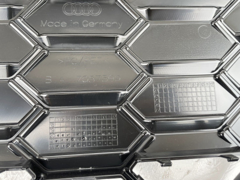 Audi A5 8W6 Facelift S line kühlergrill ab Bj. 2020 - Original 8W6853651BL Audi A5 8W6 Facelift S line kühlergrill ab Bj. 2020 - Original 8W6853651BL