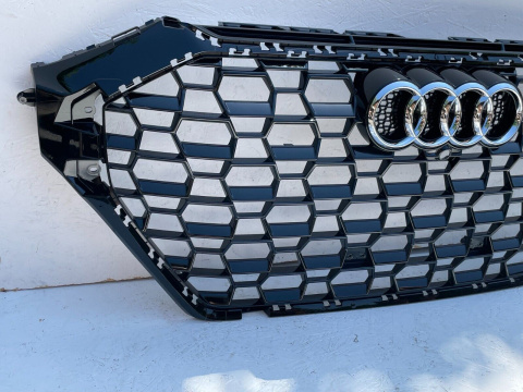 Audi RSQ3 83A schwarz glosse kühlergrill ab Bj. 2018 - Original 83A853651D Audi RSQ3 83A schwarz glosse kühlergrill ab Bj. 2018 - Original 83A853651D